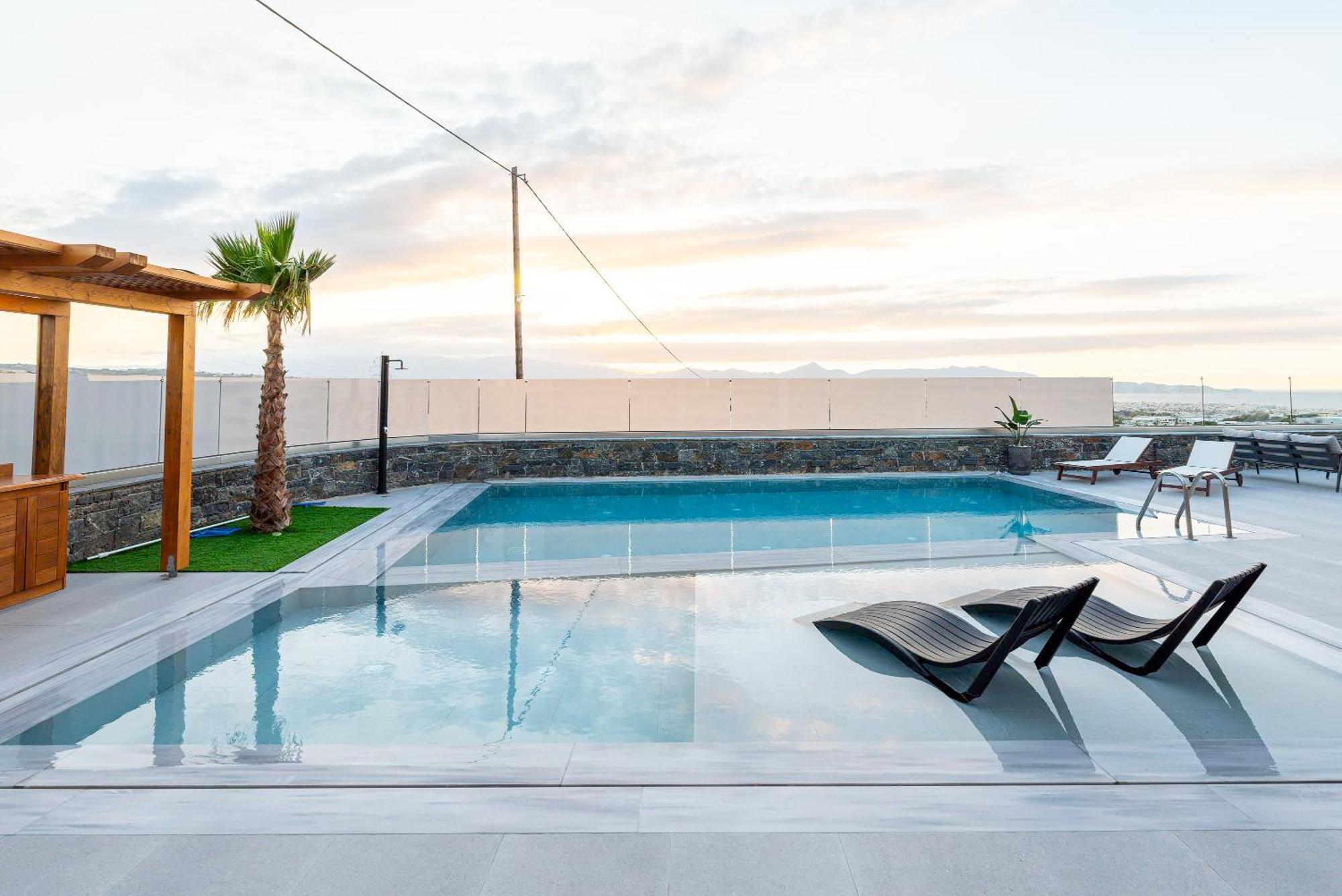 Petra Luxuria With Private Heated Pool *