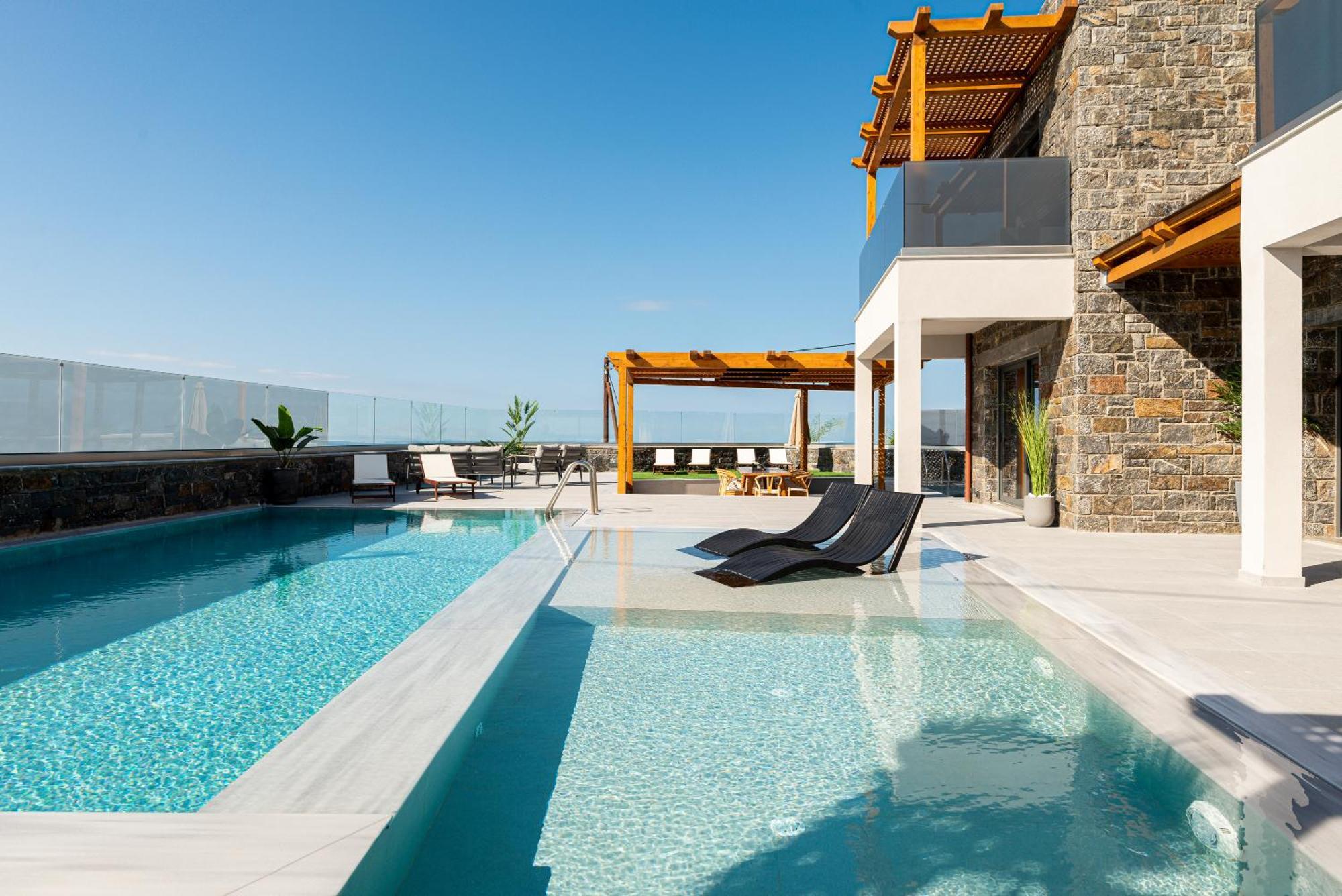 Petra Luxuria With Private Heated Pool * Héraklion