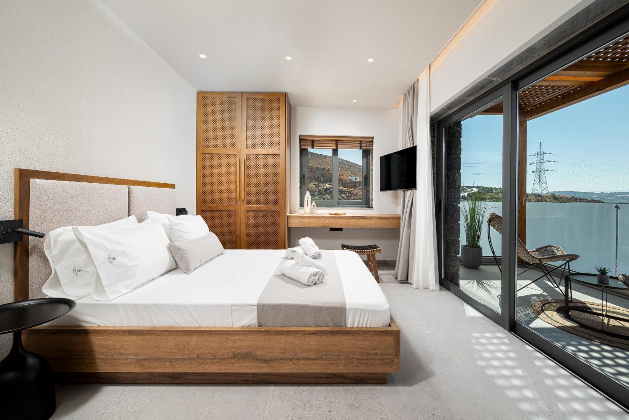 Villa Petra Luxuria With Private Heated Pool Iraklion