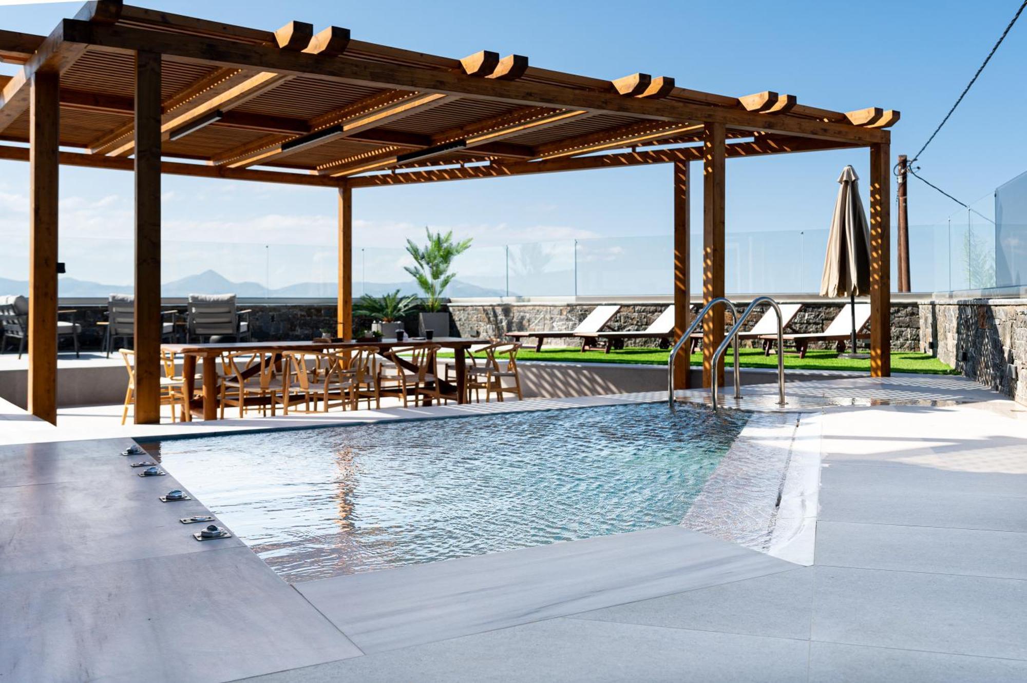 Villa Petra Luxuria With Private Heated Pool Iraklion